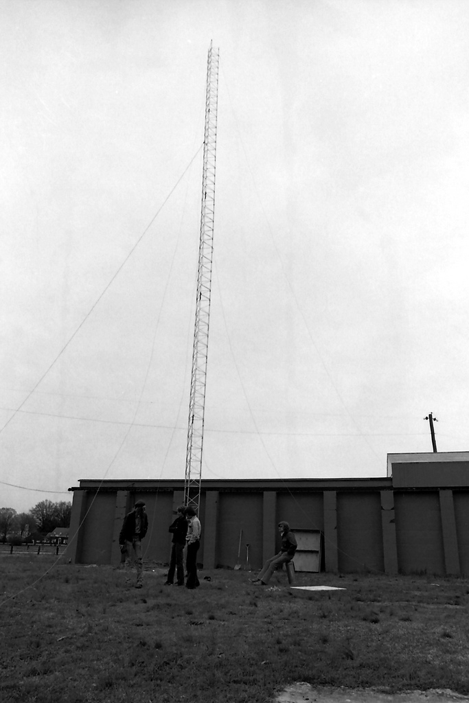 WLYX Tower Construction- April-1975 (2)