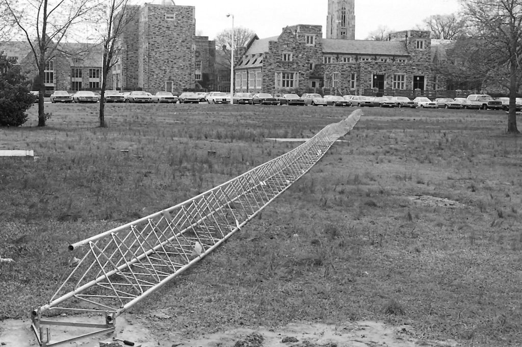 WLYX Tower Construction- April-1975 (11)