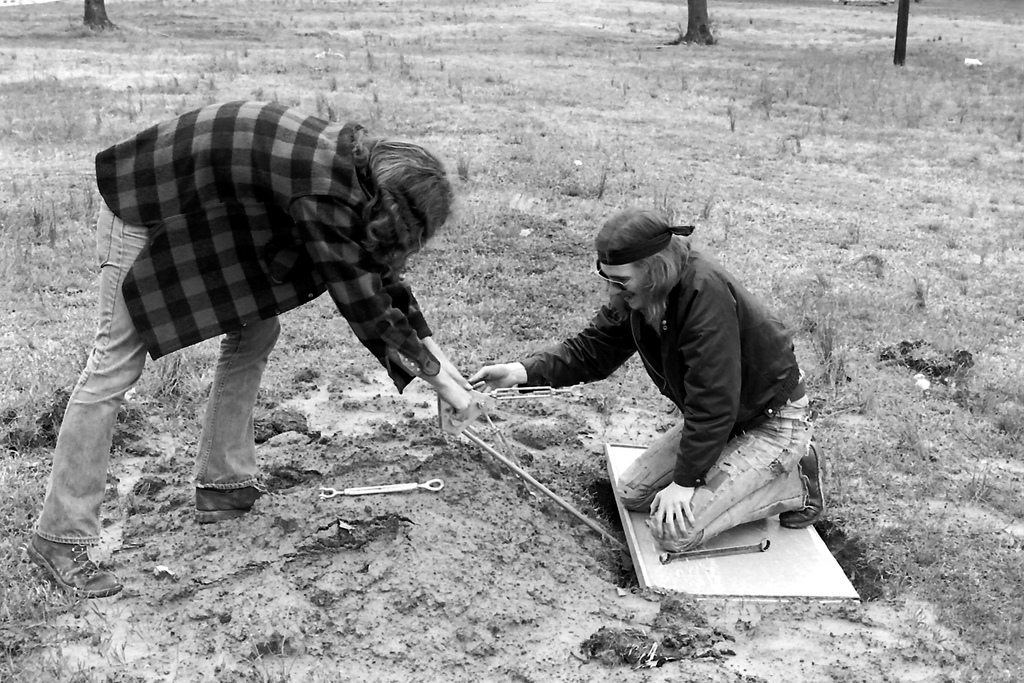 WLYX Tower Construction- April-1975 (15)