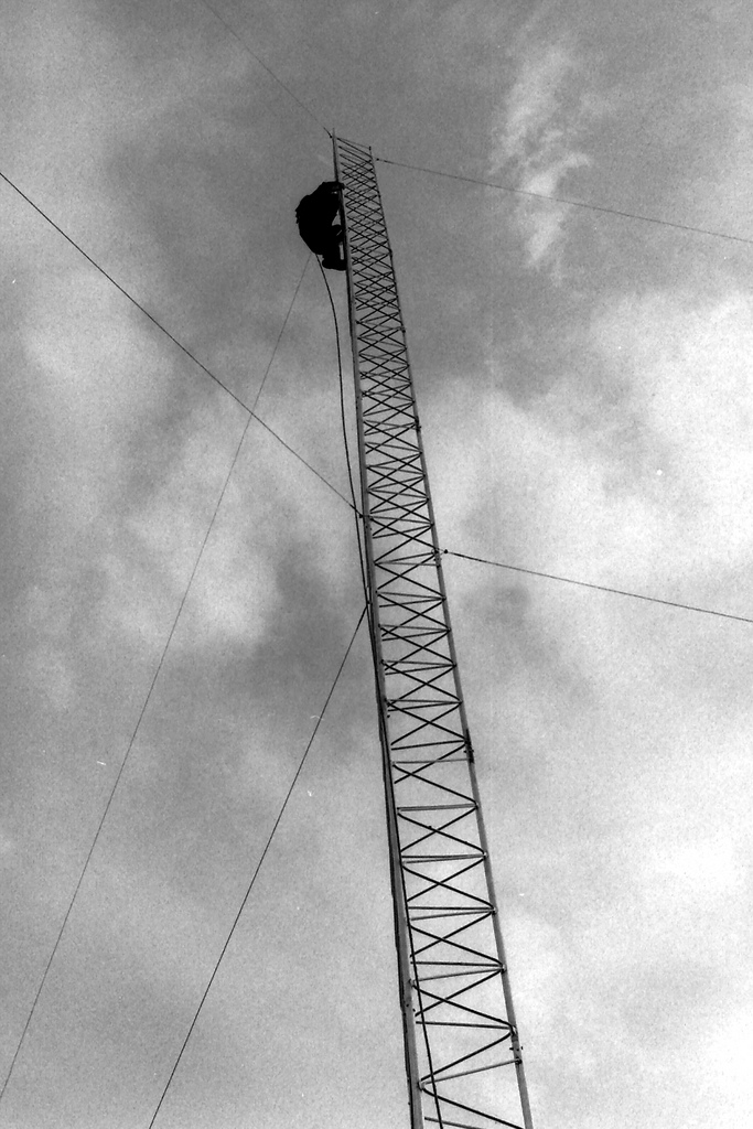 WLYX Tower Construction April-1975